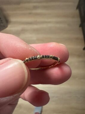 Kendra Scott Astrid ring size 7 14K gold with black diamonds